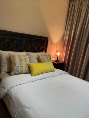 Lovely one-bed flat with fiber optic and shared swimming pool